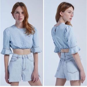 WEWOREWHAT Comfort Denim Crop
Top - Size XS